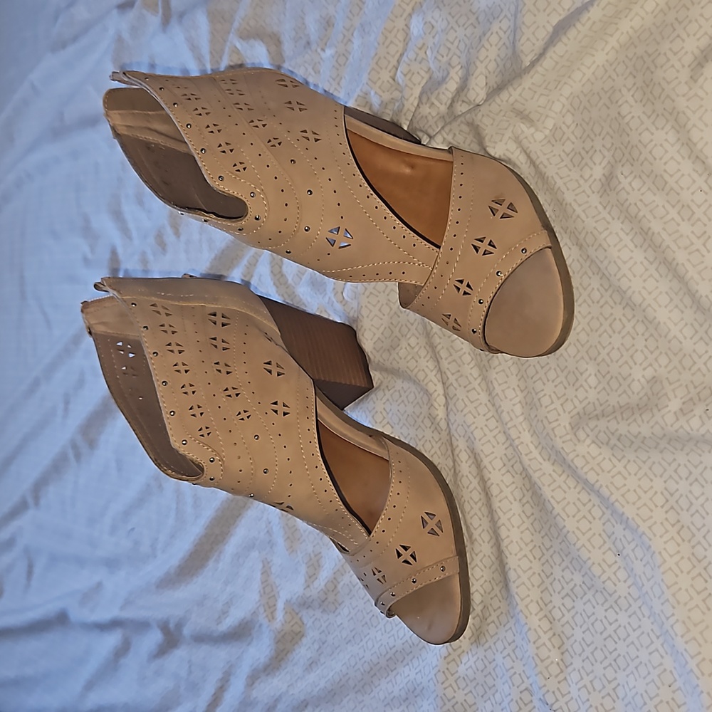 Women heeled sandles